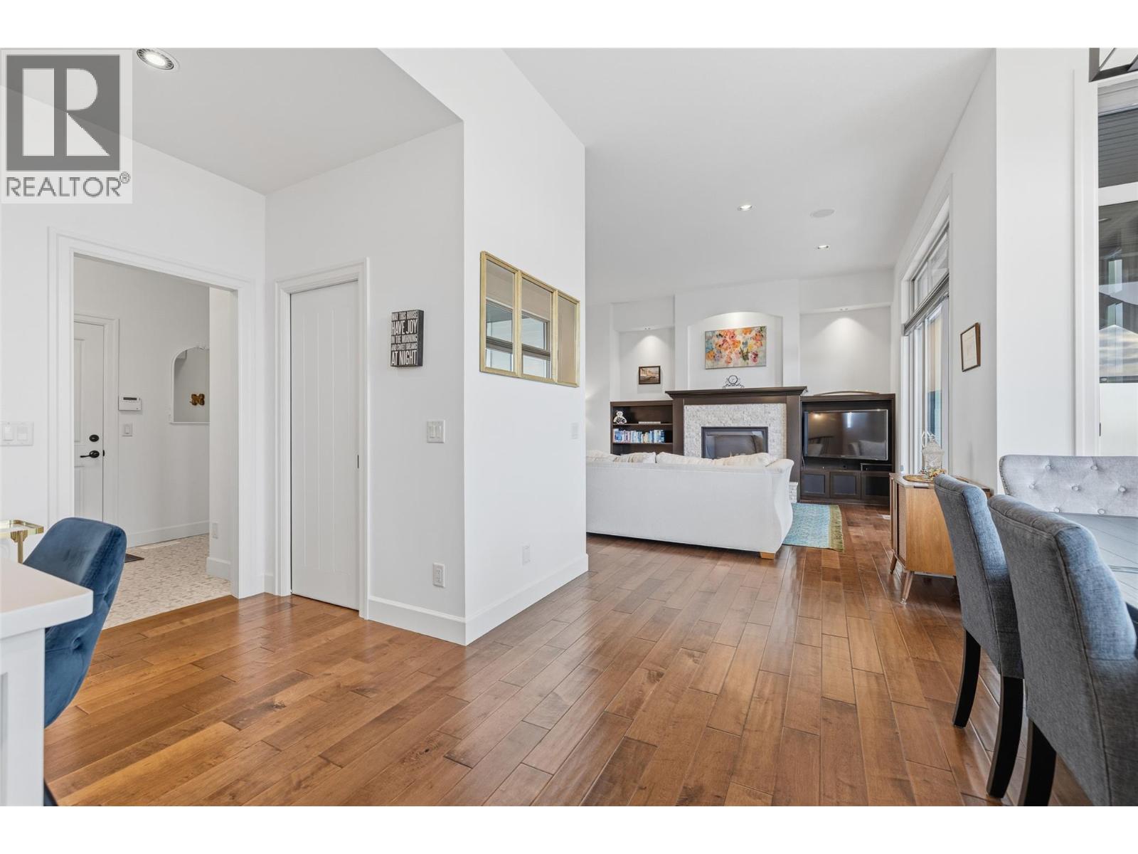  394 Prestwick Lane, Kelowna