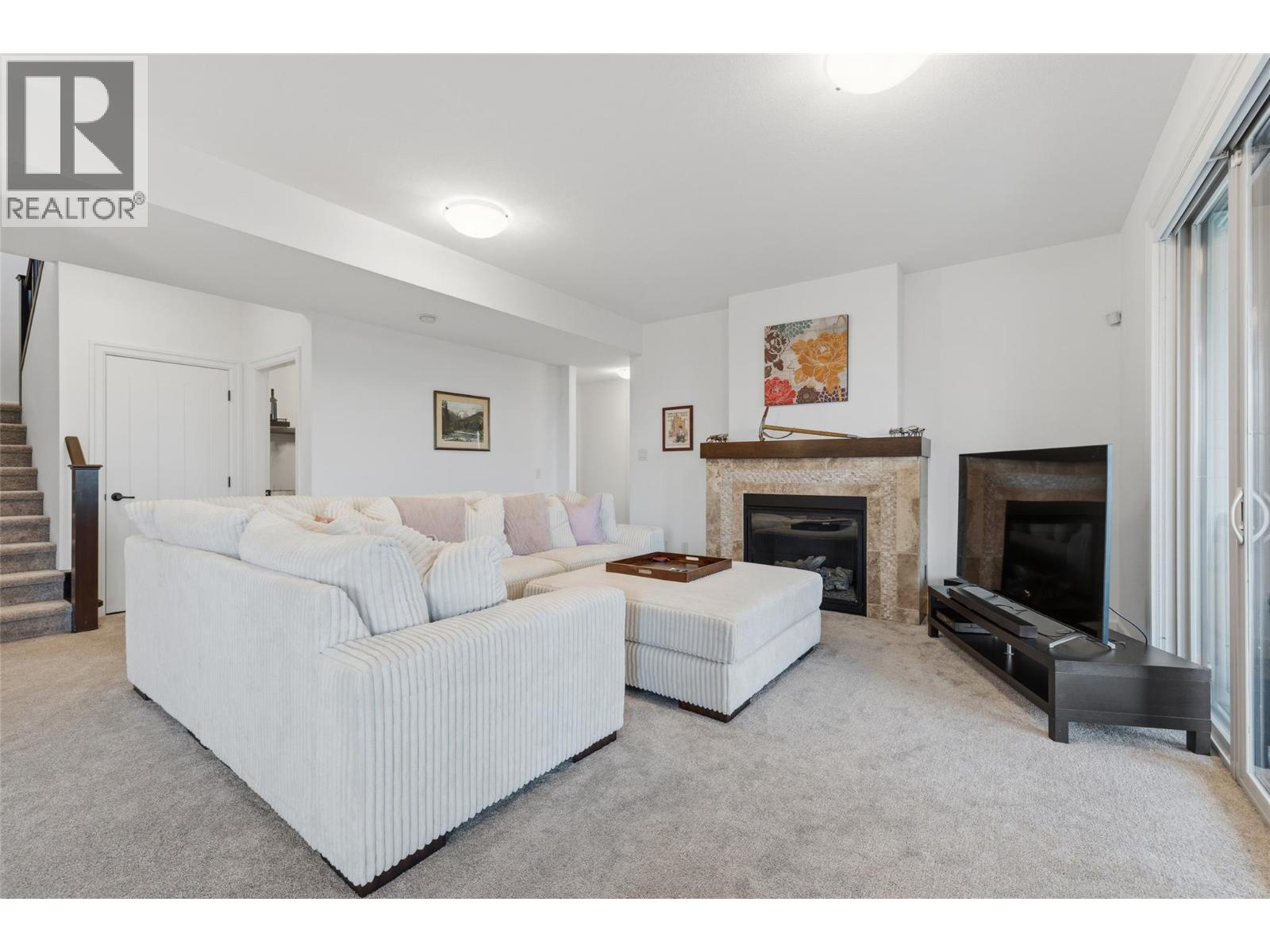  394 Prestwick Lane, Kelowna