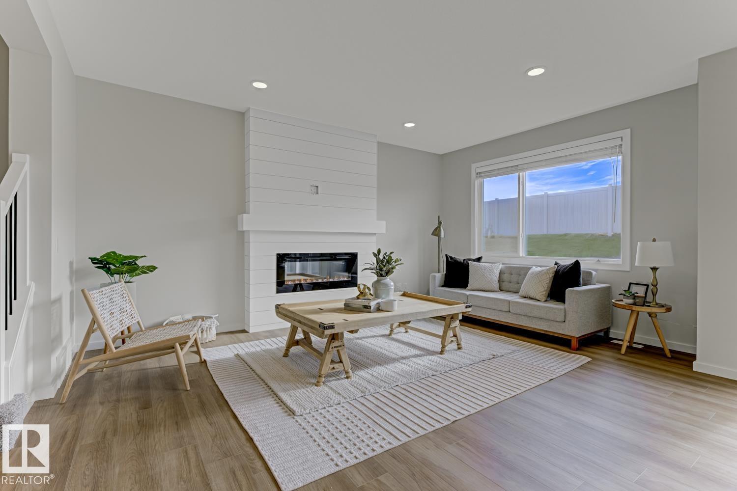 20711 24 AV NW, Edmonton