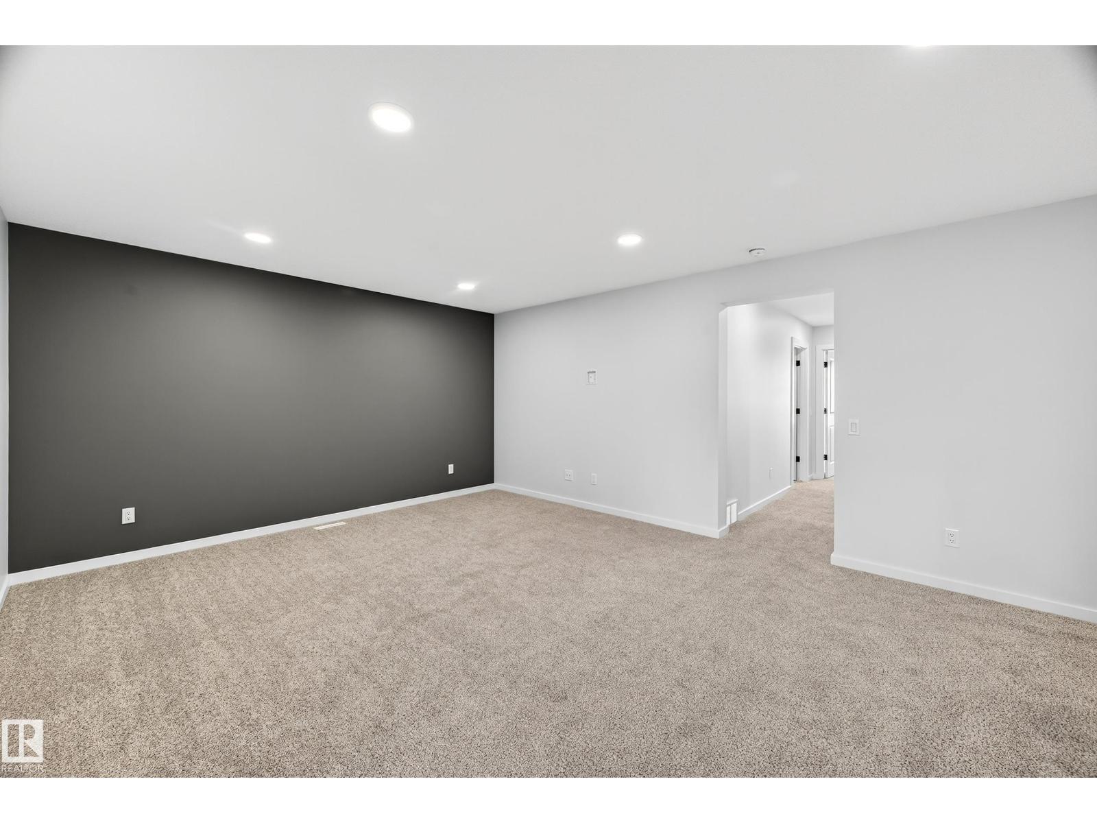 20711 24 AV NW, Edmonton