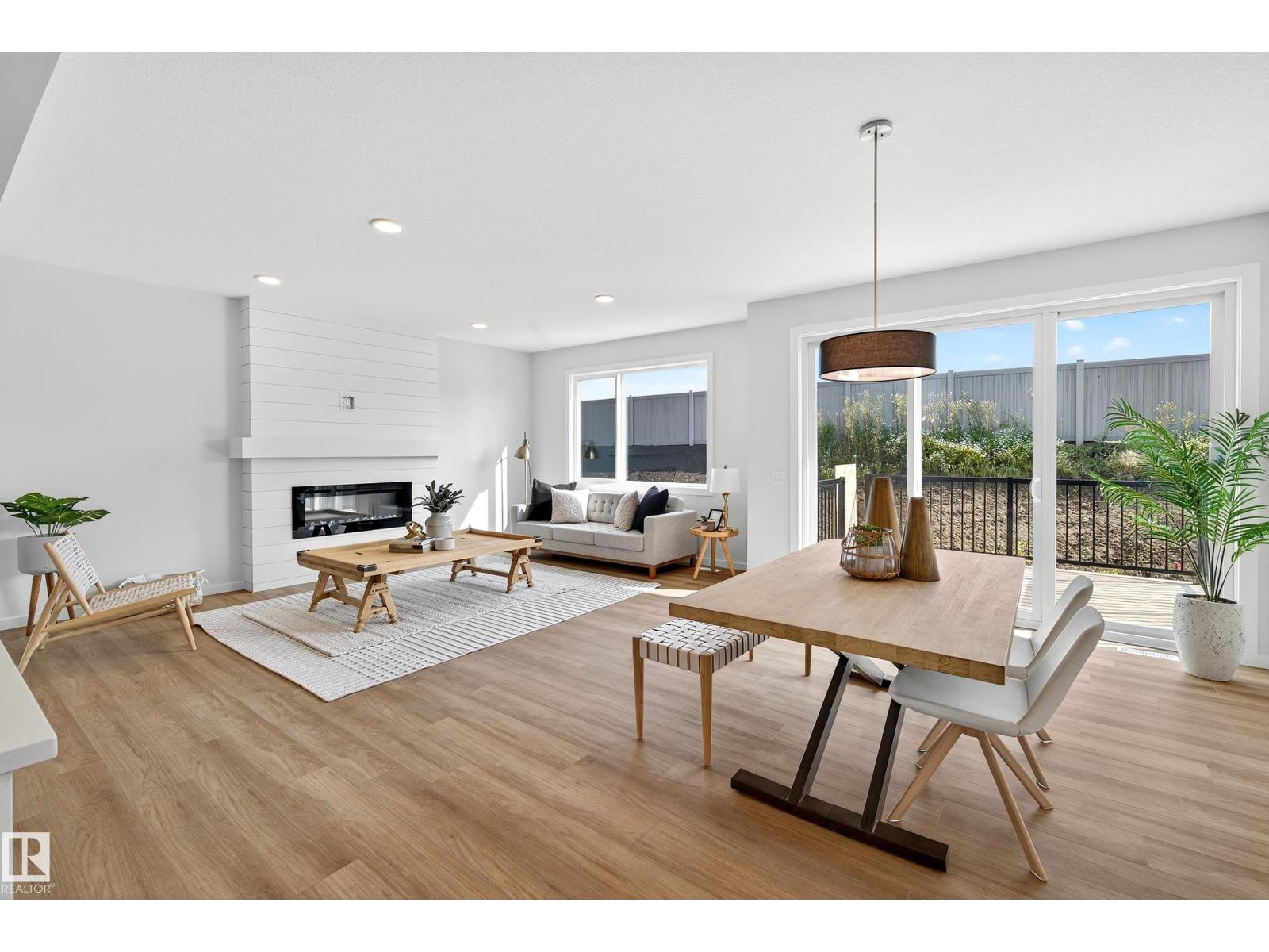 20711 24 AV NW, Edmonton