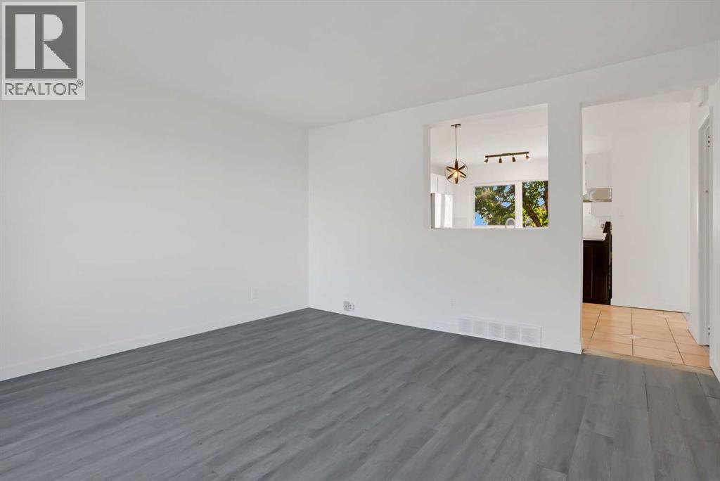 6014 37 Street SW, Calgary, Alberta