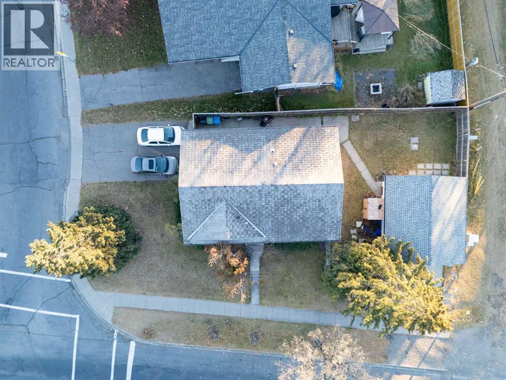 Single Family House Bungalow for Sale in   Avenue SW Glamorgan Calgary 