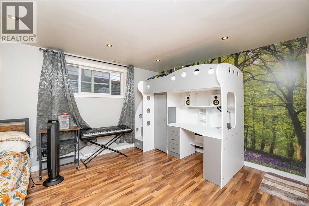 Single Family House 4 Level for Sale in  Castleglen Road NE Castleridge Calgary 