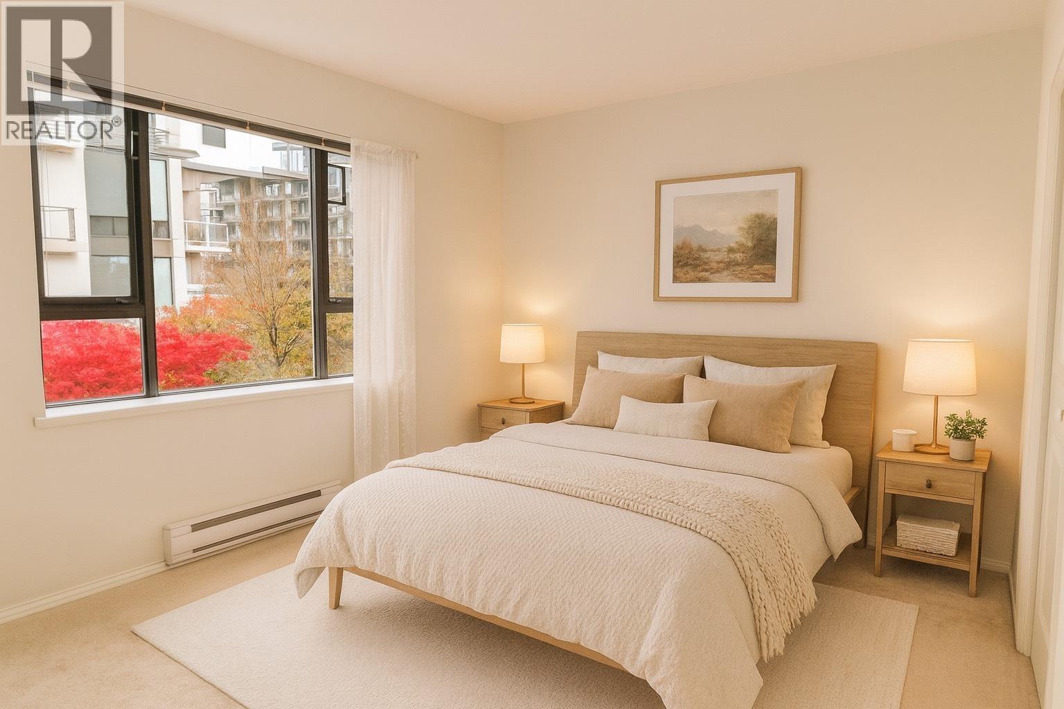 309 175 E 10TH STREET, North Vancouver