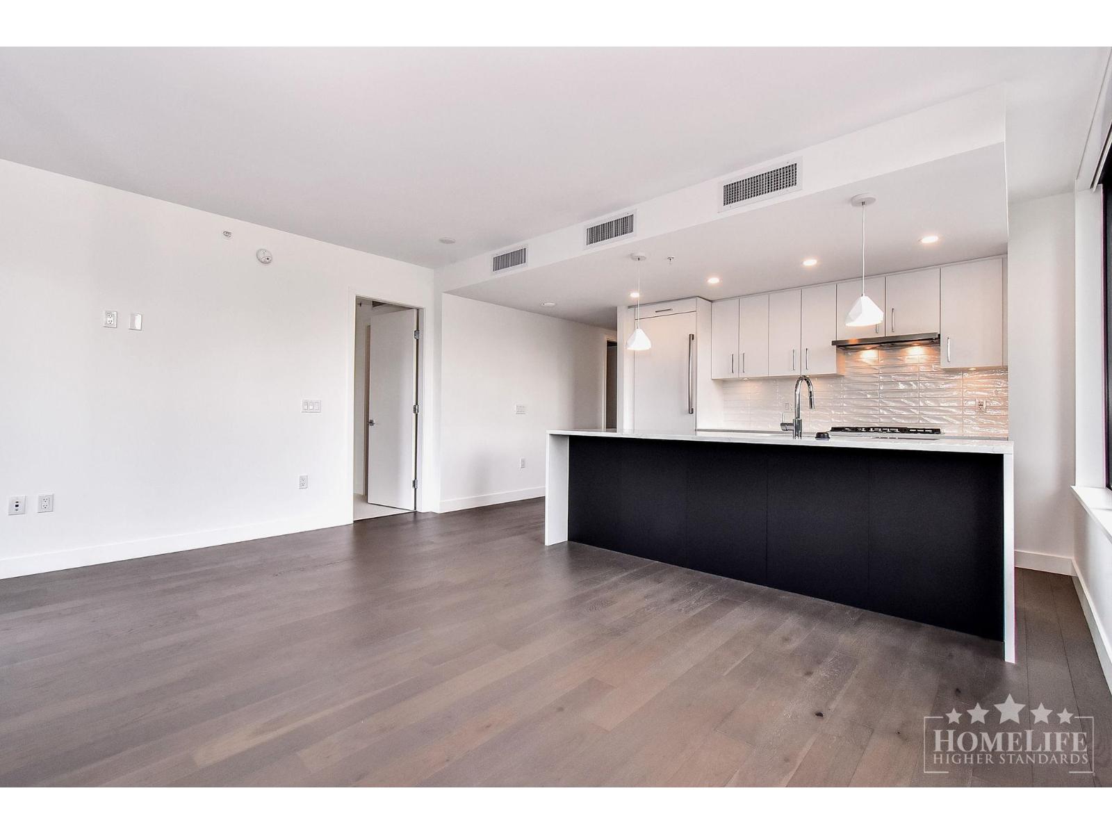 307 1588 JOHNSTON ROAD, White Rock