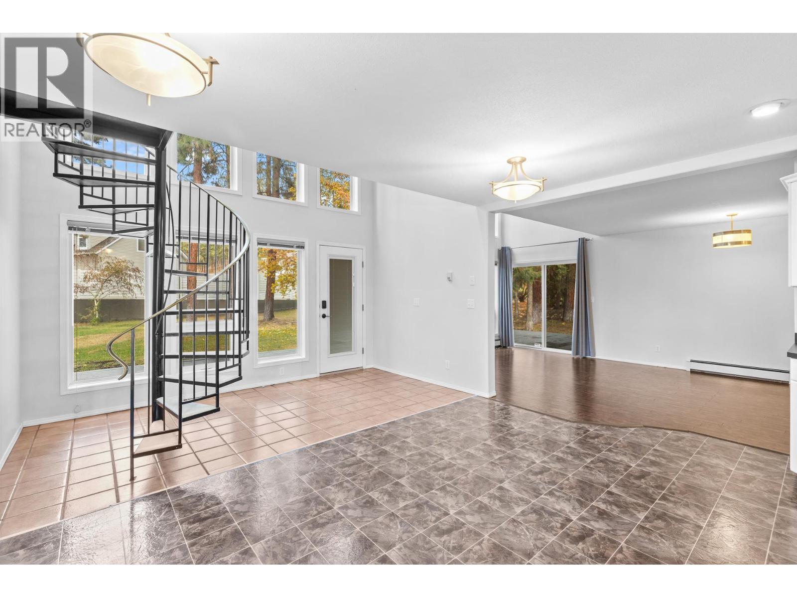  3932 Lakevale Place, Kelowna