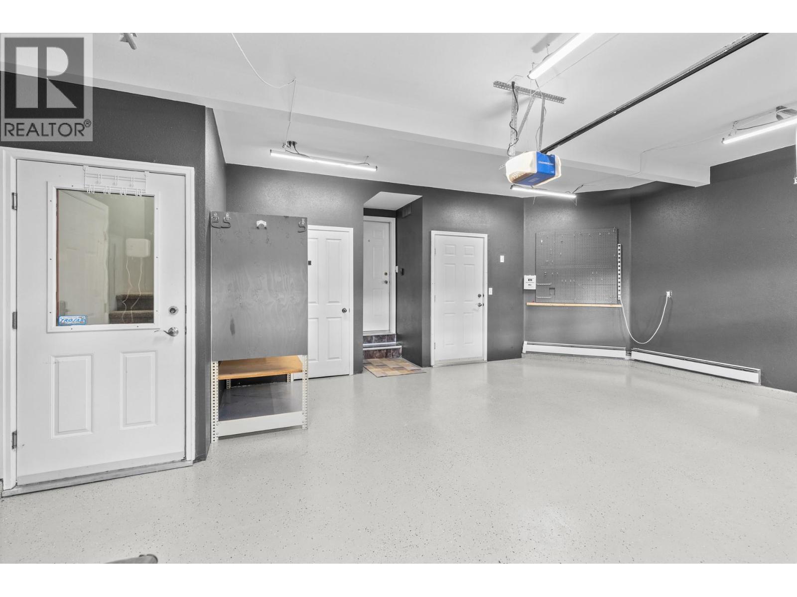  3932 Lakevale Place, Kelowna