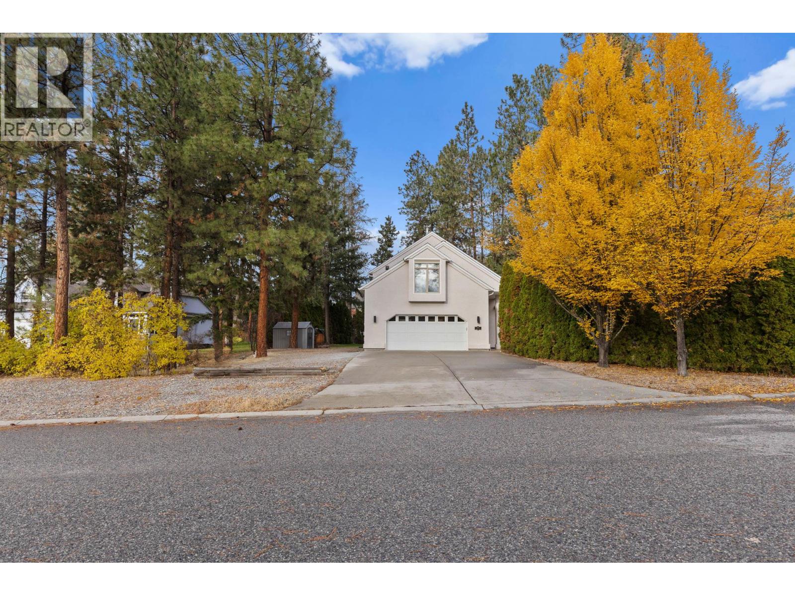  3932 Lakevale Place, Kelowna