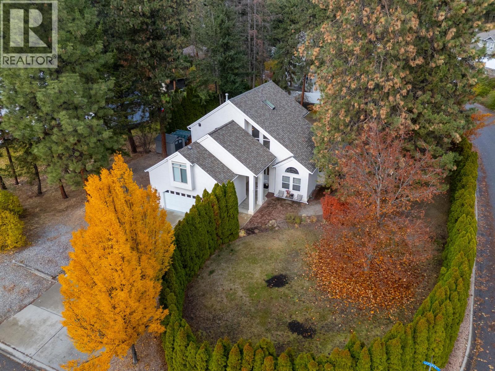  3932 Lakevale Place, Kelowna