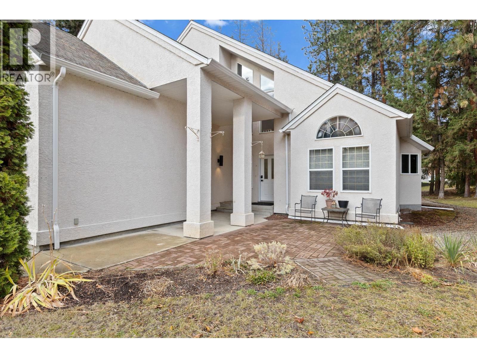  3932 Lakevale Place, Kelowna