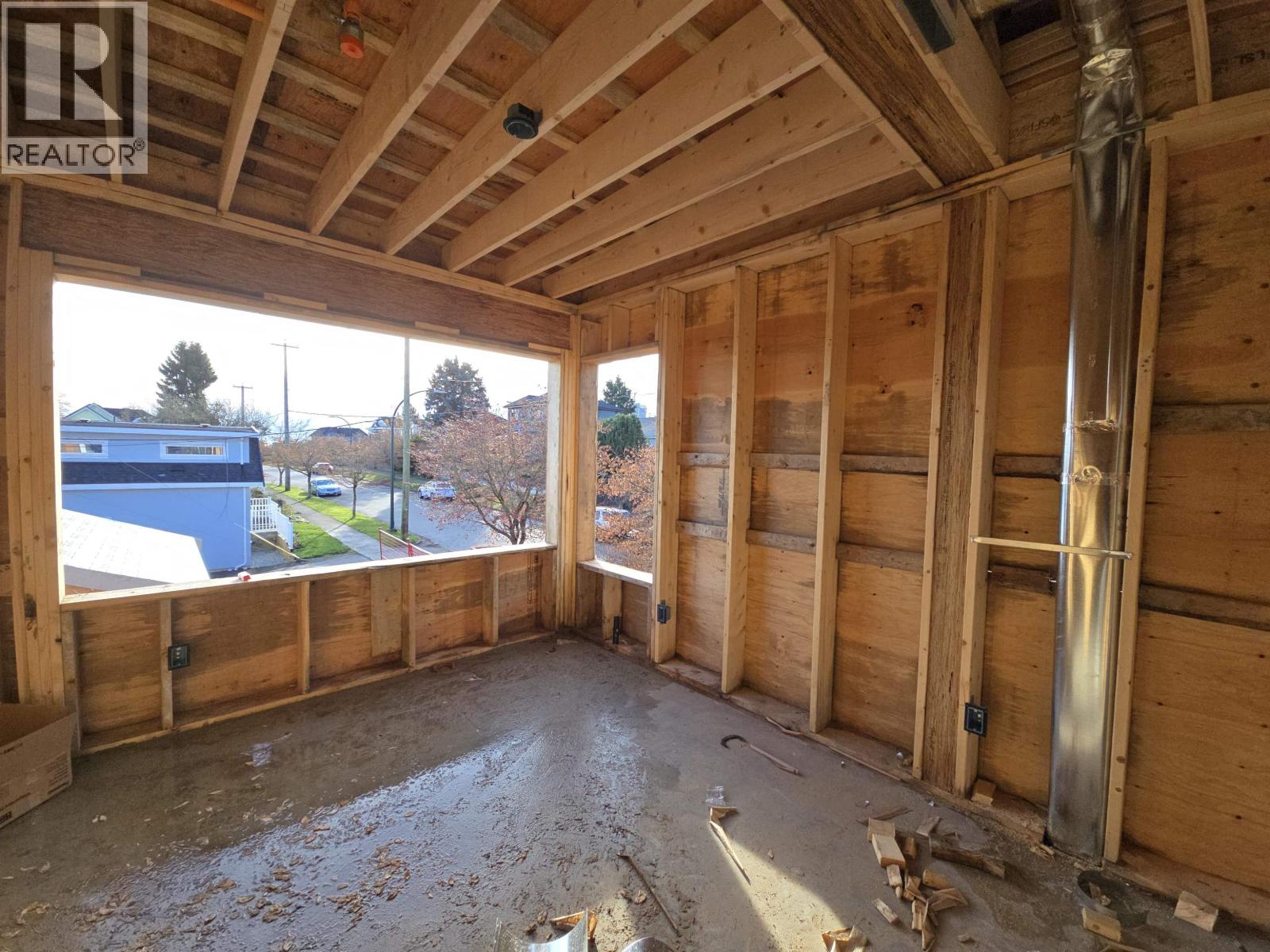 98 W 37TH AVENUE, Vancouver