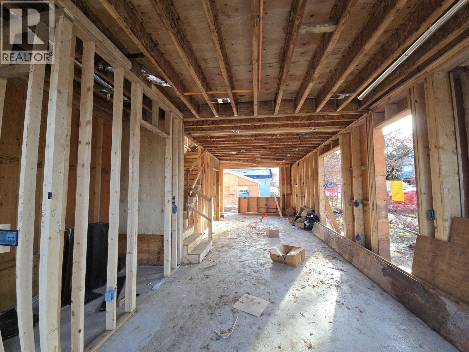 98 W 37TH AVENUE, Vancouver