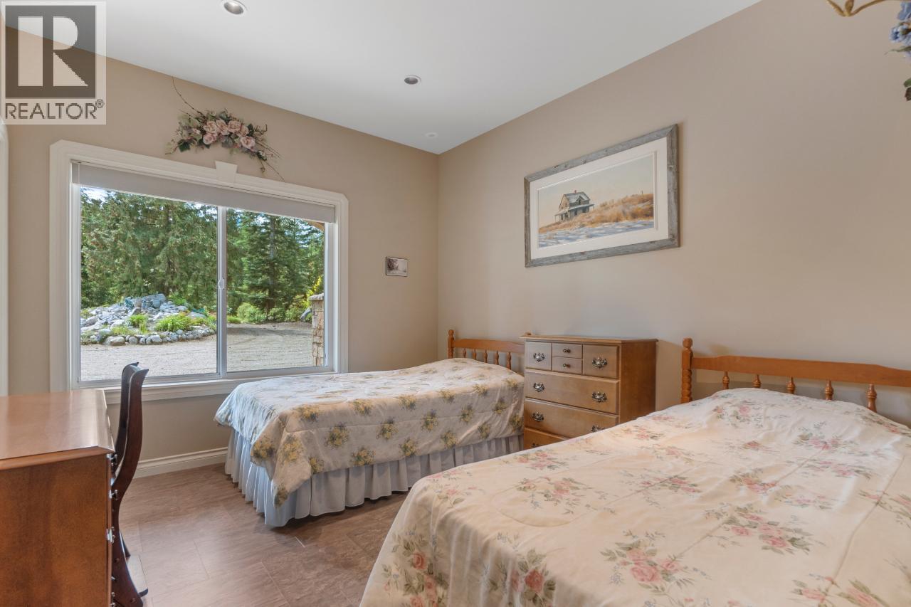 1480 NIGHTHAWK Drive, Castlegar