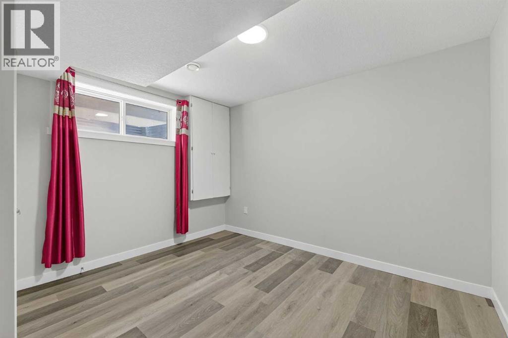 Single Family House for Sale in  Savanna Drive NE Saddle Ridge Calgary 