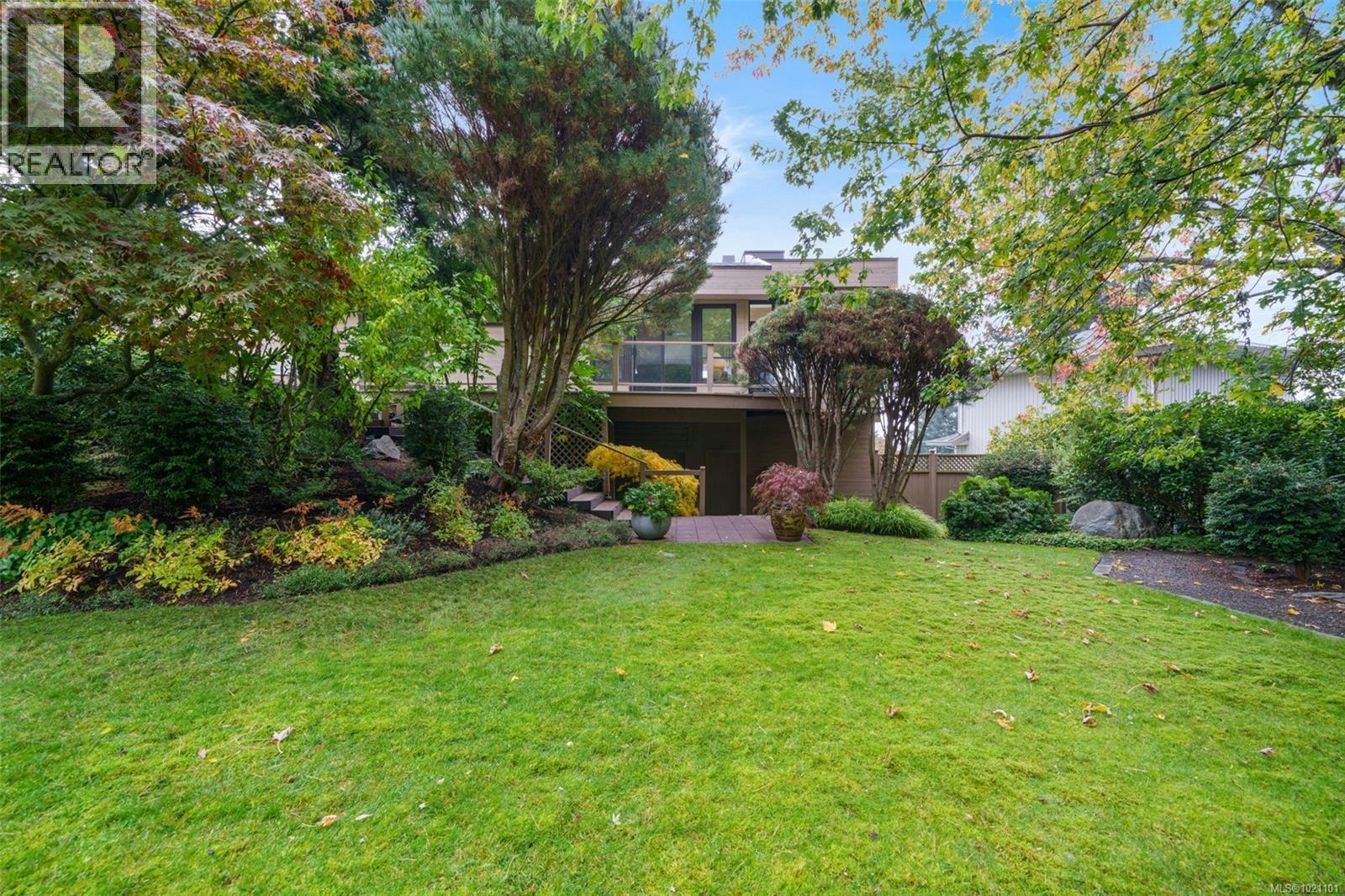  2923 Mt. Baker View Road, Saanich
