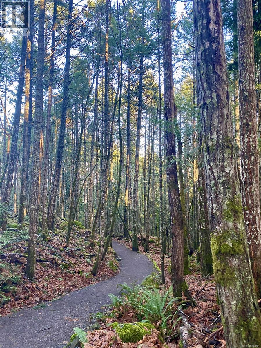 12 551 Bezanton Way, Colwood