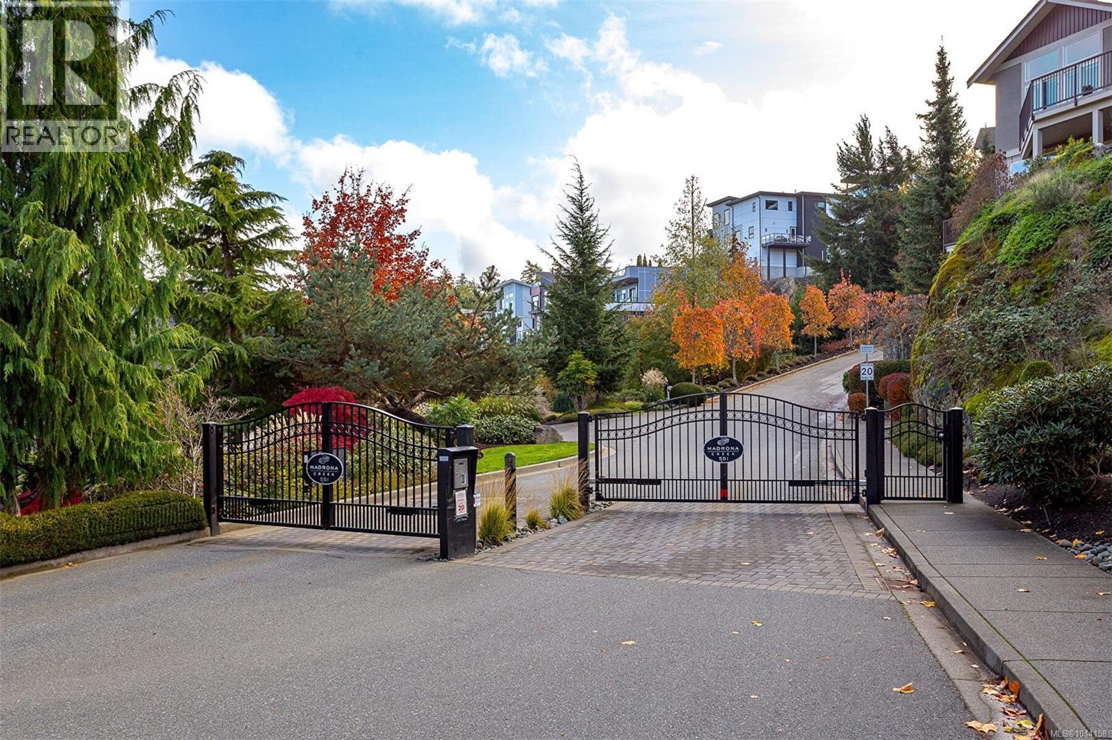 12 551 Bezanton Way, Colwood