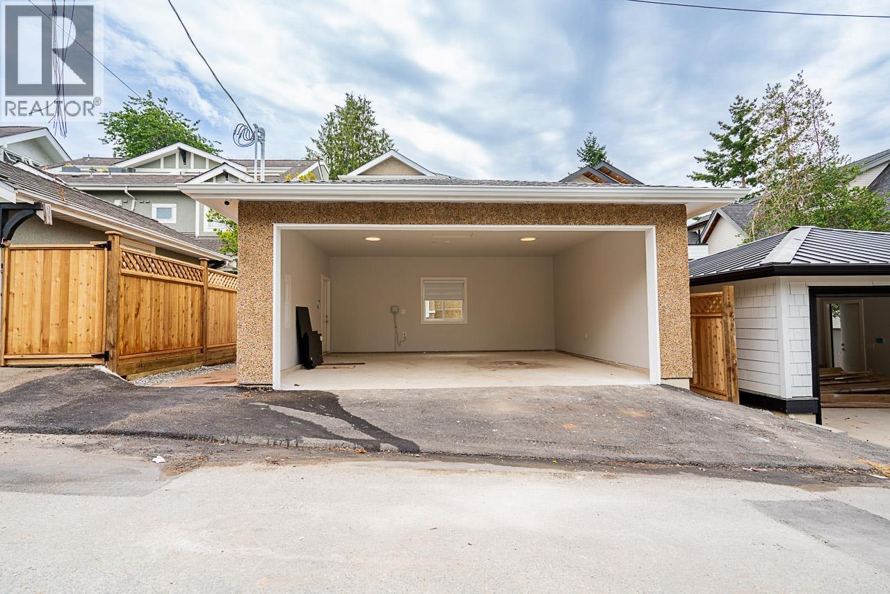 2561 W 2ND AVENUE, Vancouver