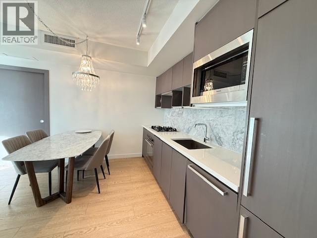 68 SMITHE STREET, Vancouver