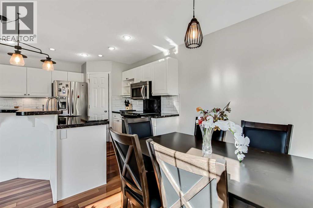 Single Family House for Sale in  Coral Springs Court NE Coral Springs Calgary 