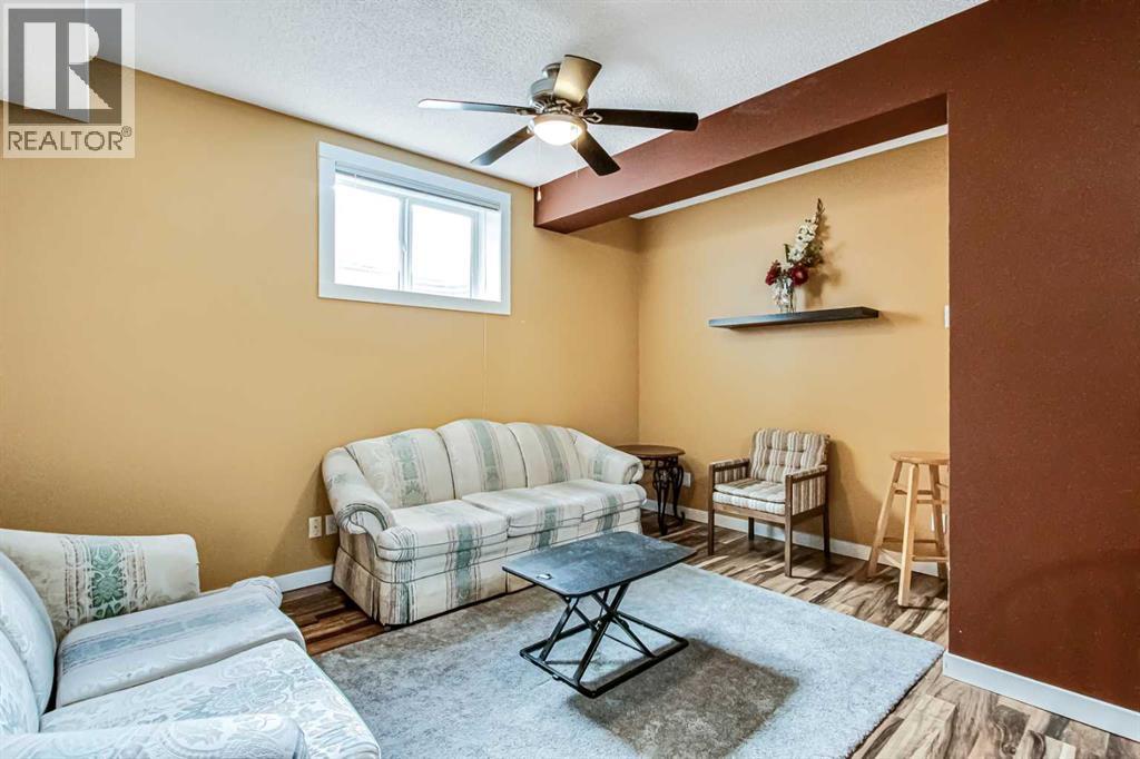 Single Family House for Sale in  Coral Springs Court NE Coral Springs Calgary 