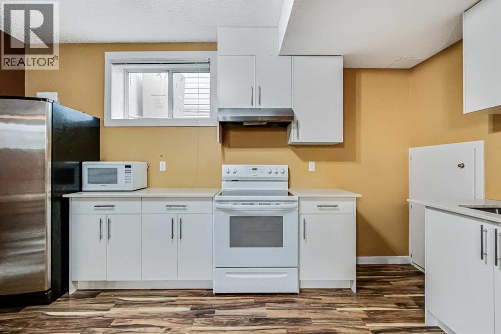 Single Family House for Sale in  Coral Springs Court NE Coral Springs Calgary 