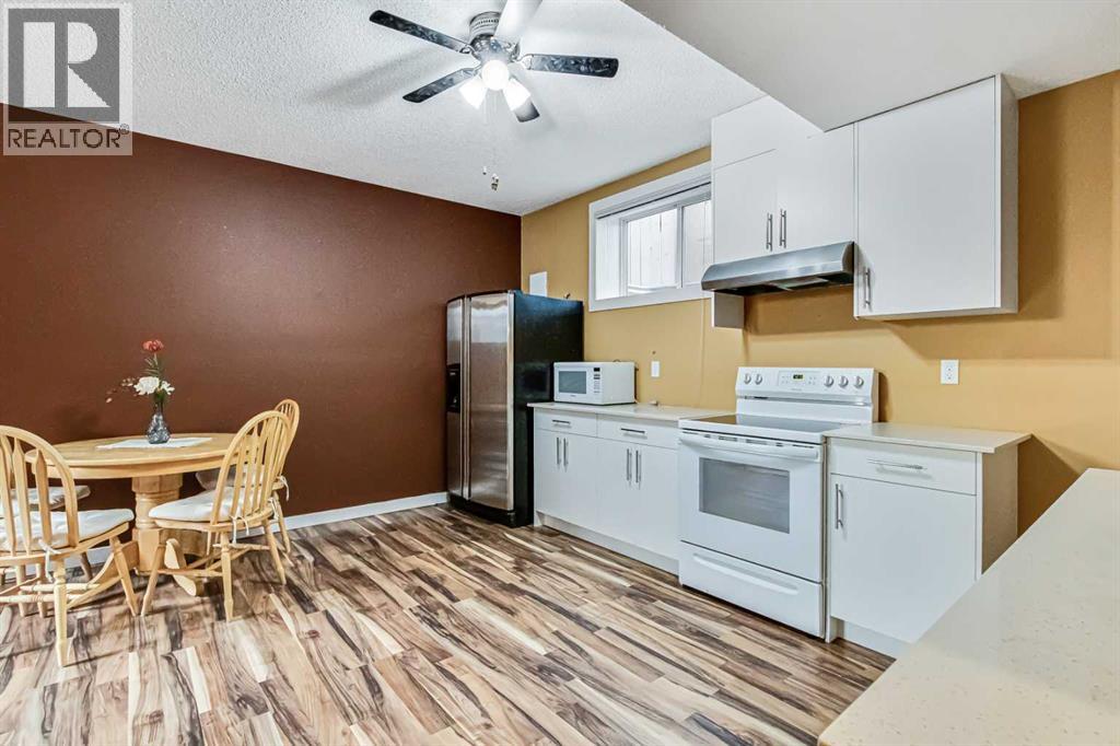 Single Family House for Sale in  Coral Springs Court NE Coral Springs Calgary 