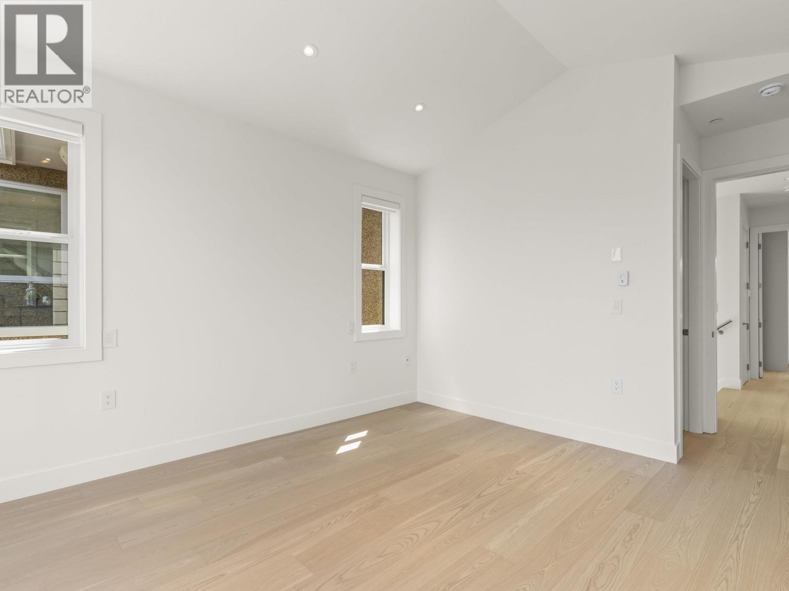 2565 W 2ND AVENUE, Vancouver