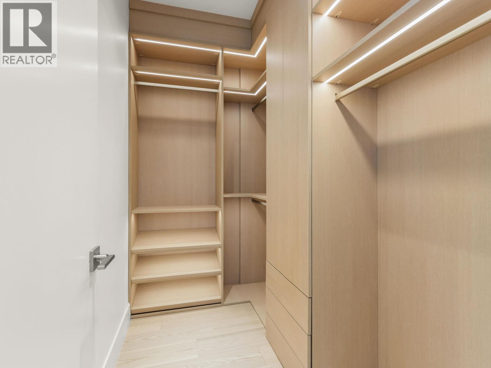 2565 W 2ND AVENUE, Vancouver