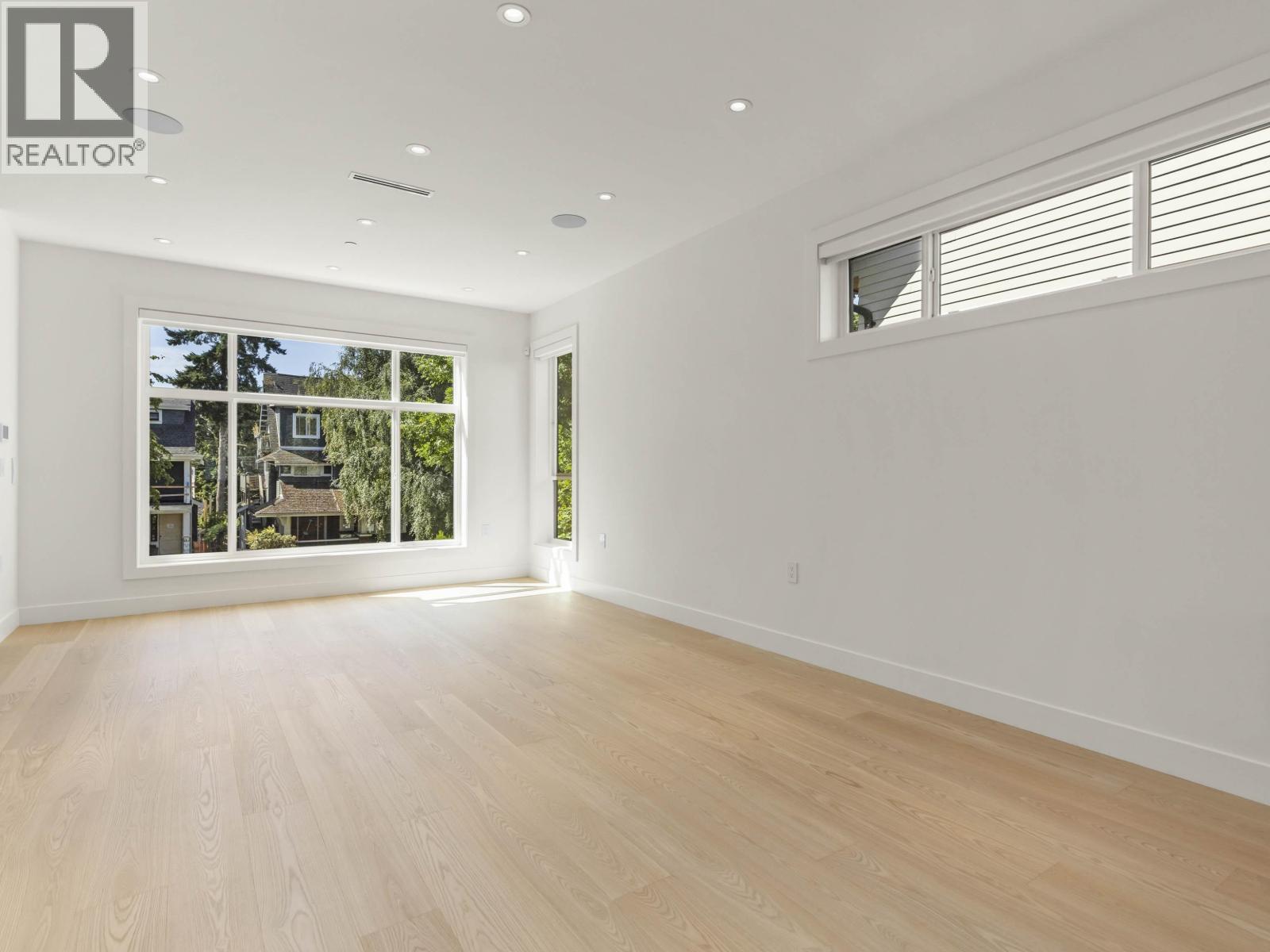 2565 W 2ND AVENUE, Vancouver