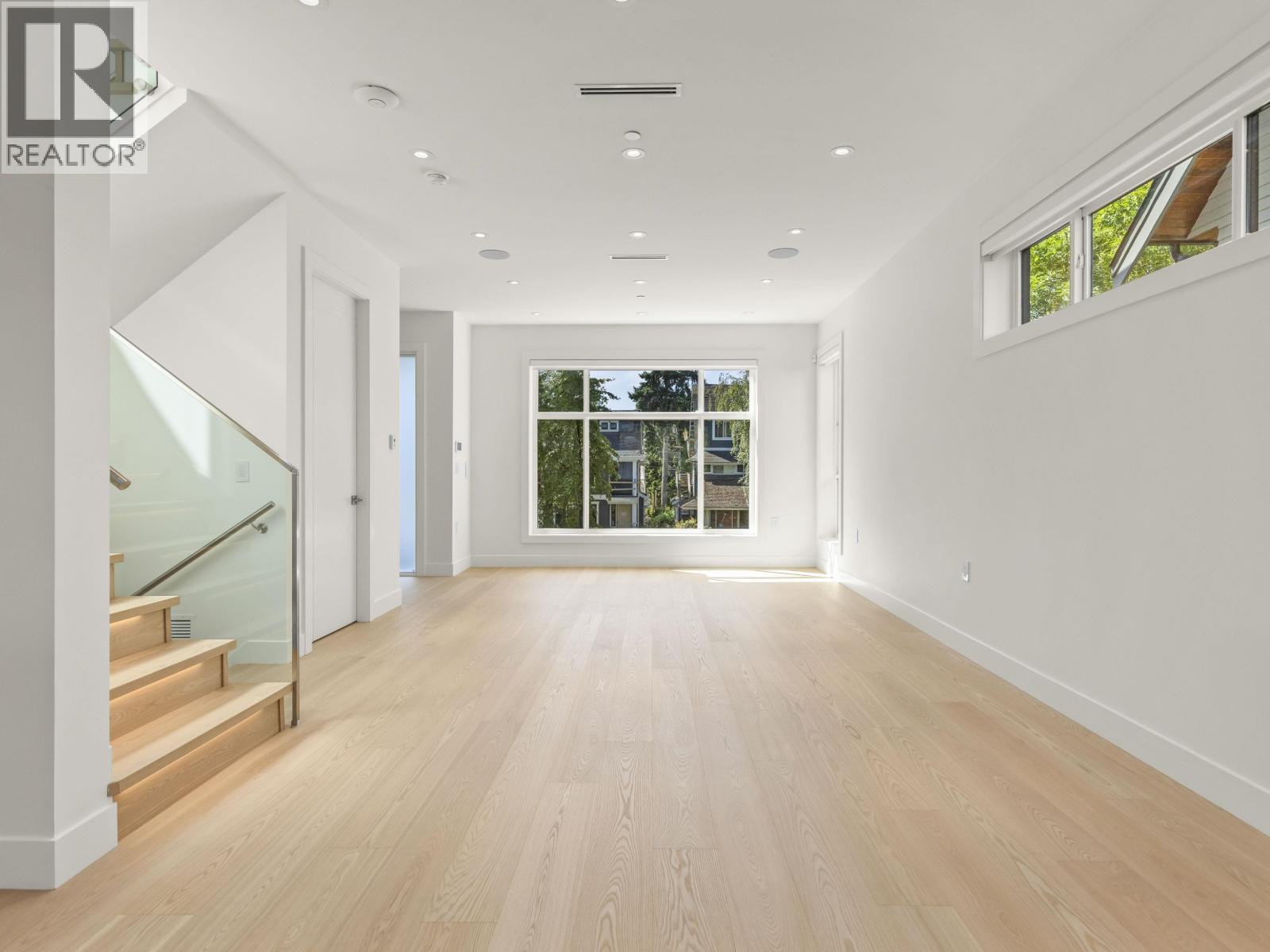 2565 W 2ND AVENUE, Vancouver