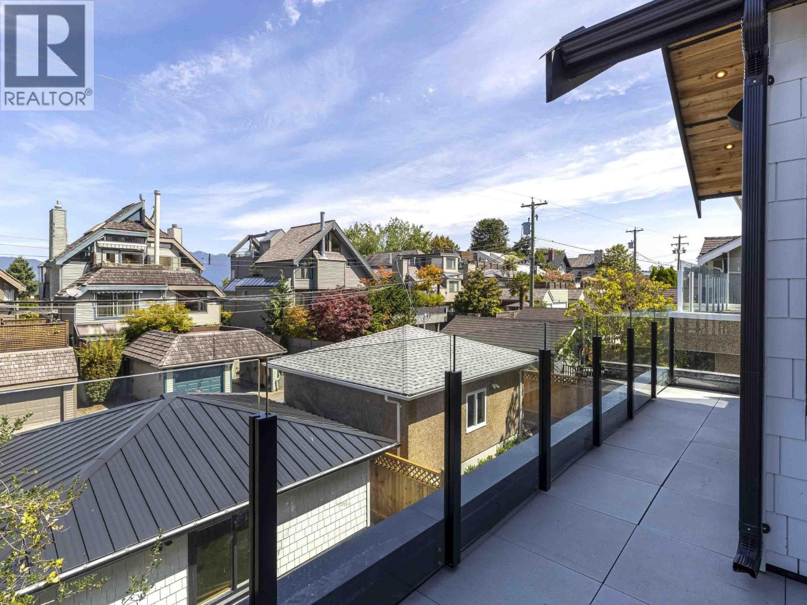 2565 W 2ND AVENUE, Vancouver