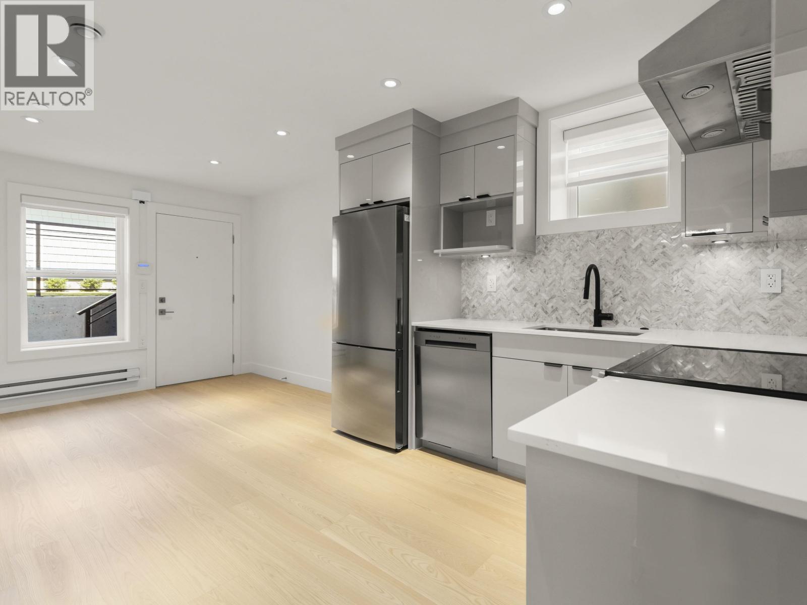 2565 W 2ND AVENUE, Vancouver