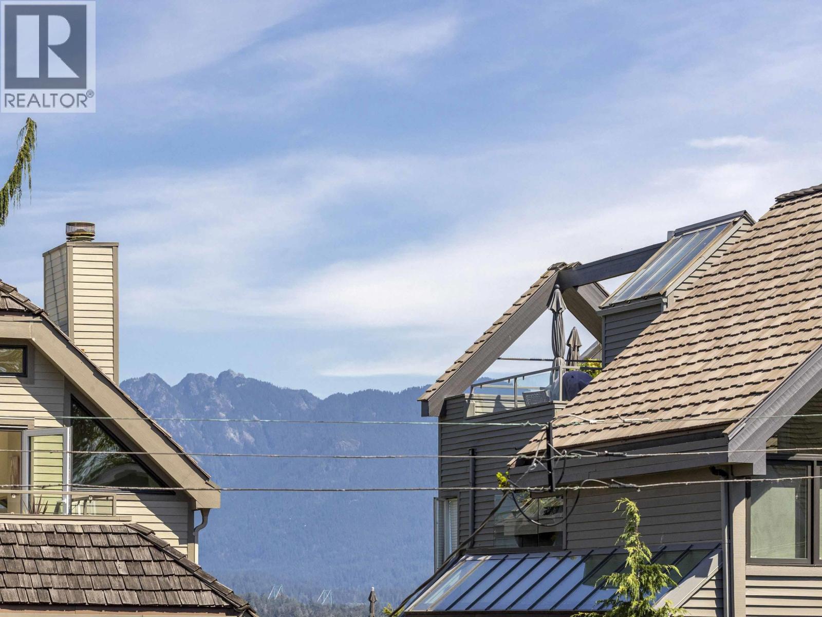 2565 W 2ND AVENUE, Vancouver