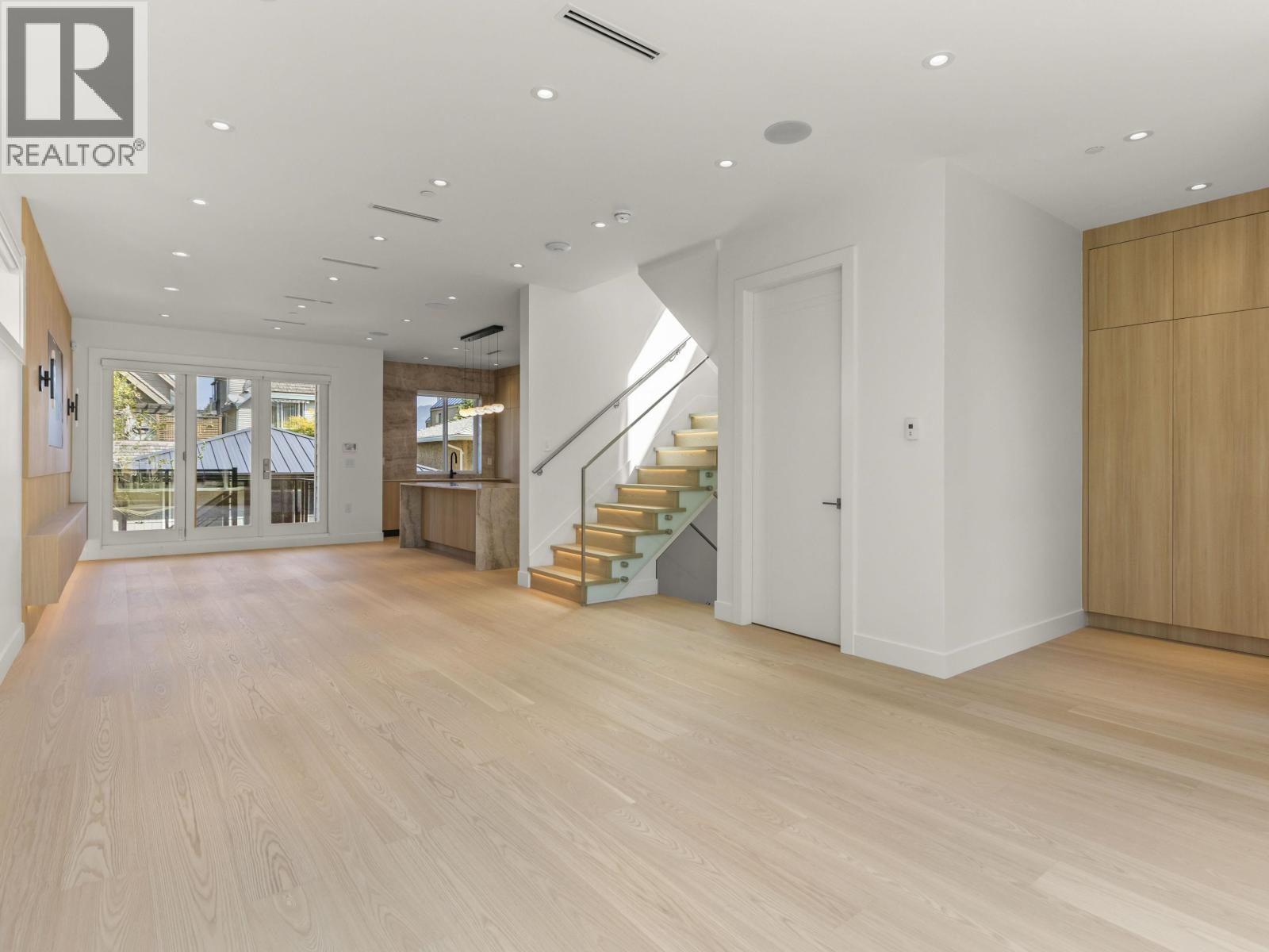 2565 W 2ND AVENUE, Vancouver