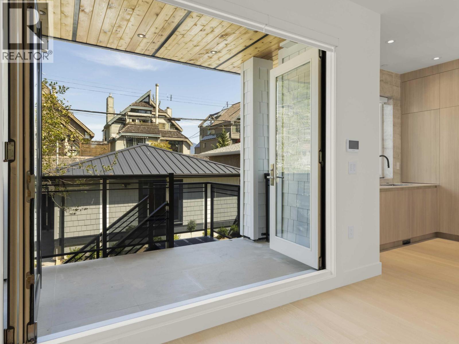 2565 W 2ND AVENUE, Vancouver