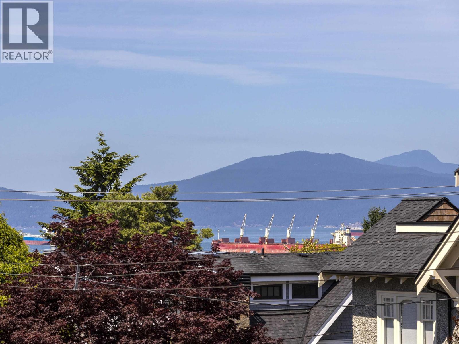 2565 W 2ND AVENUE, Vancouver