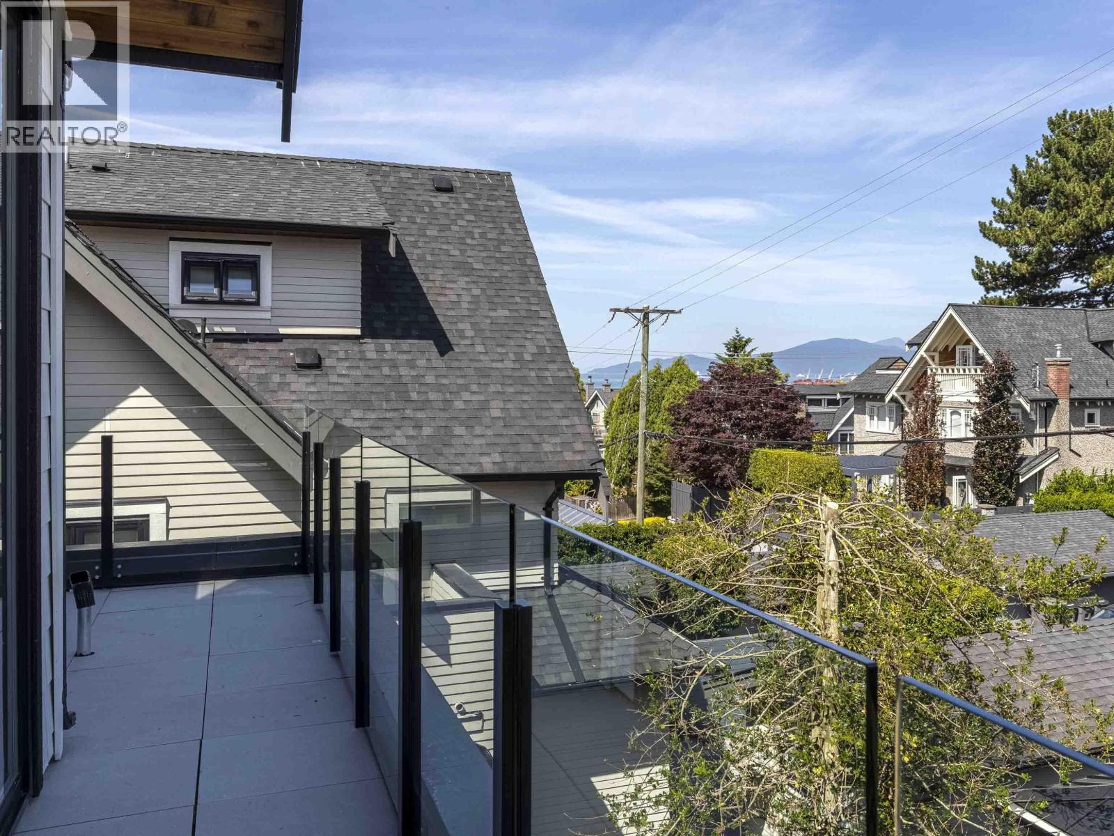 2565 W 2ND AVENUE, Vancouver