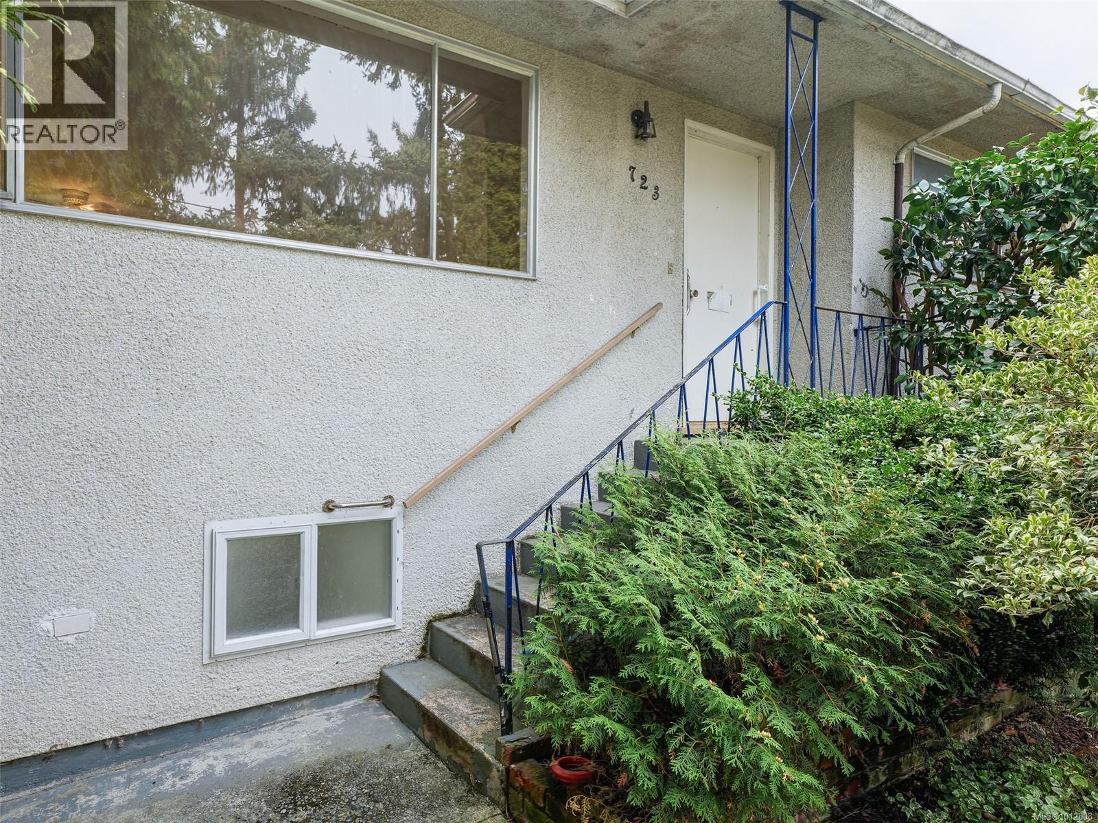  723 Genevieve Road, Saanich