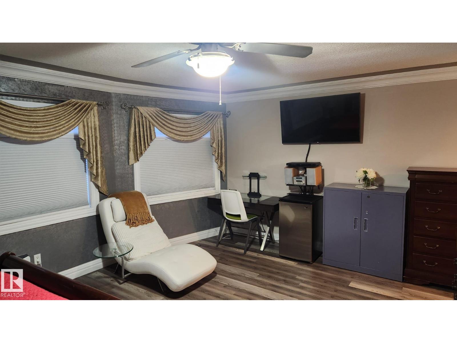 1715 69 ST SW, Edmonton