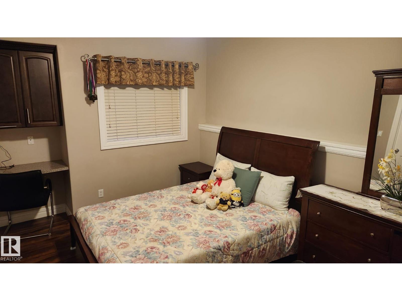 1715 69 ST SW, Edmonton