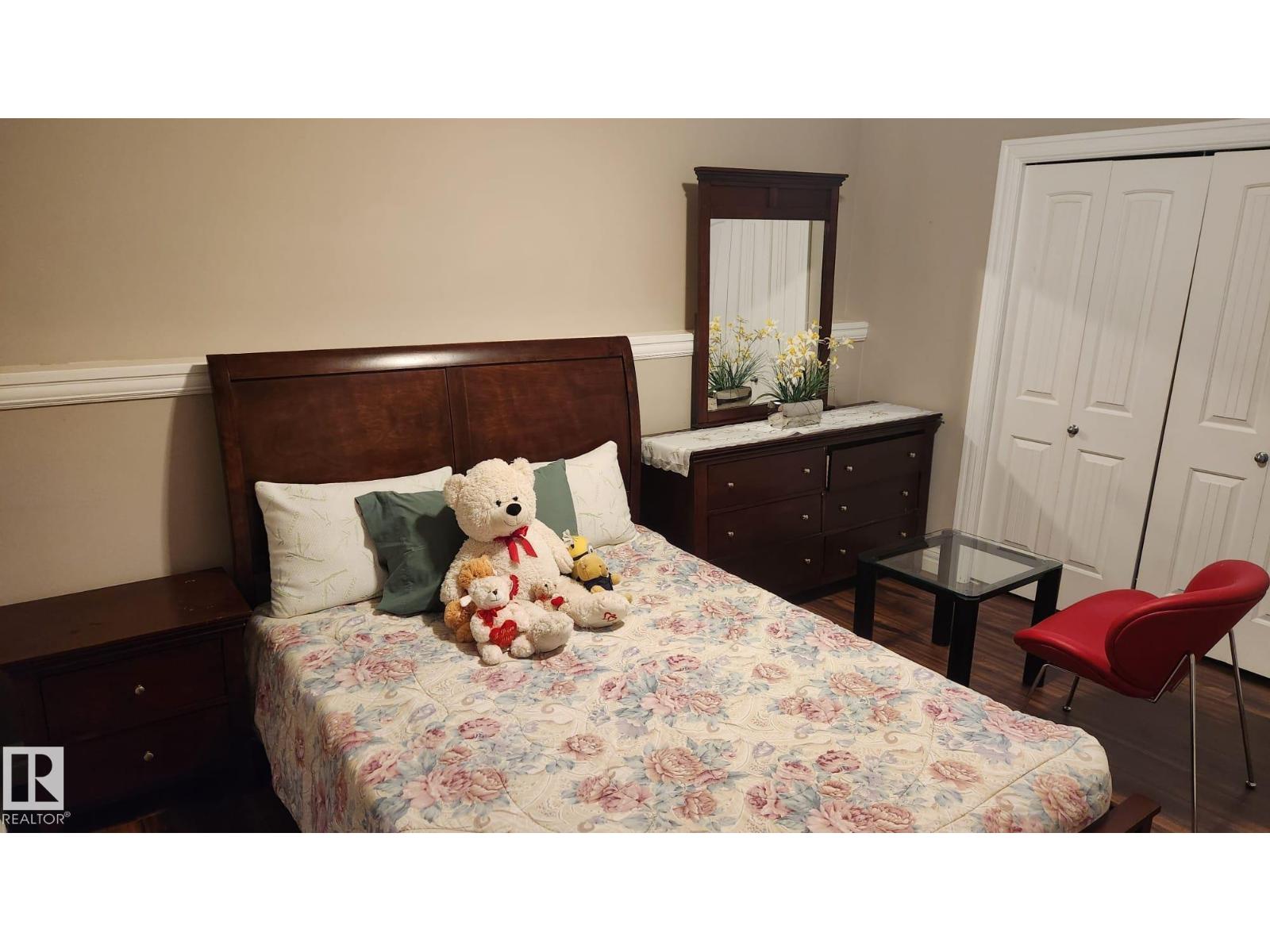 1715 69 ST SW, Edmonton