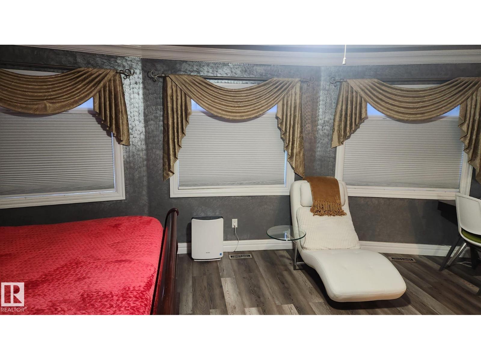 1715 69 ST SW, Edmonton