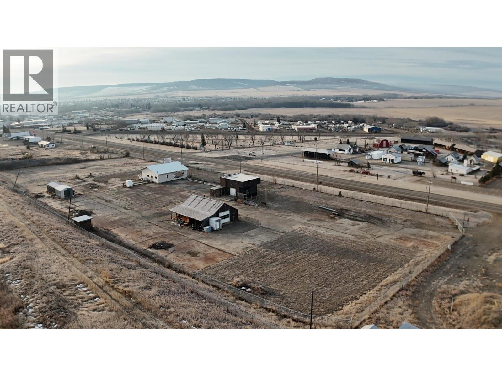 1836/1900 Alaska Highway - main photo