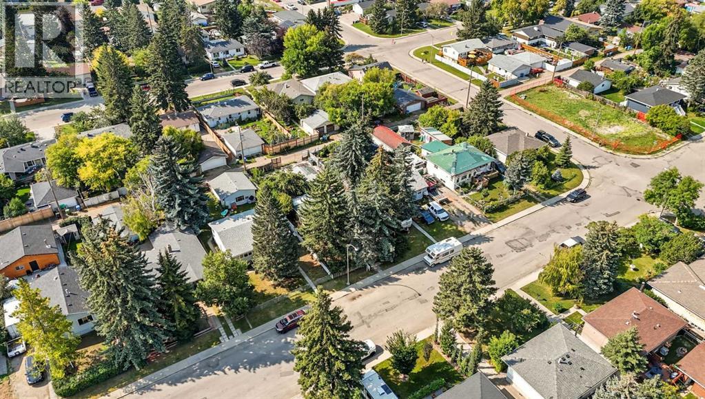 Single Family House Bungalow for Sale in   Avenue NW Bowness Calgary 