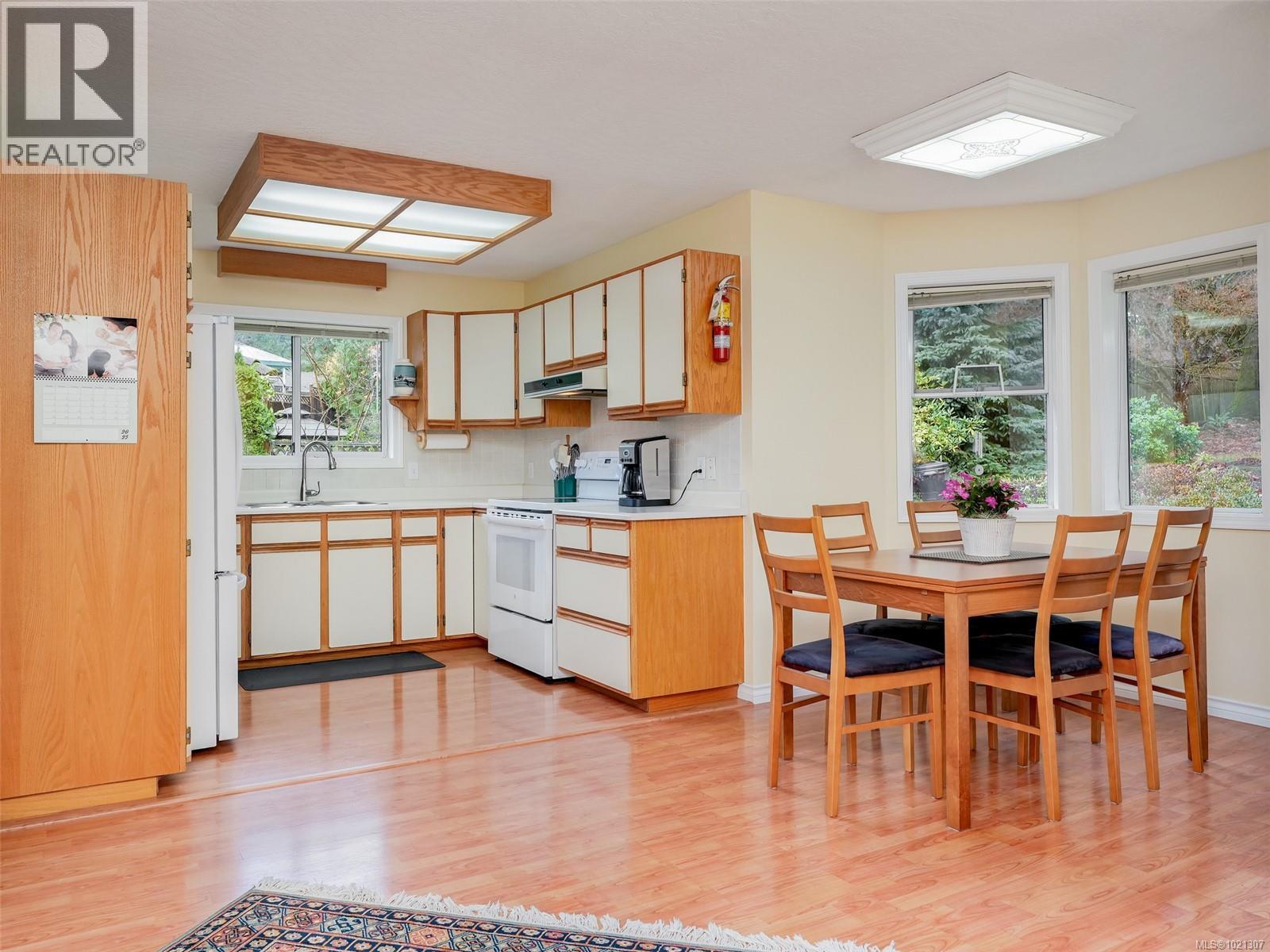  8618 Kingcome Crescent, North Saanich