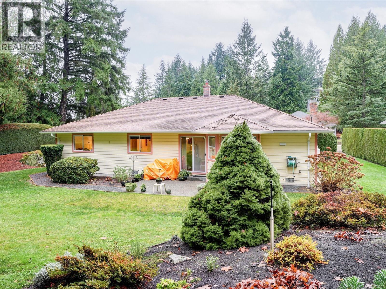  8618 Kingcome Crescent, North Saanich