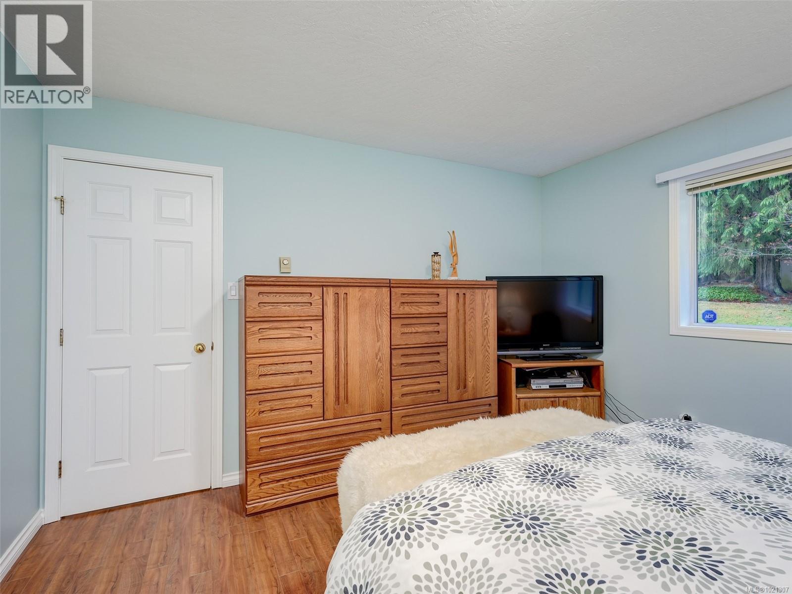  8618 Kingcome Crescent, North Saanich