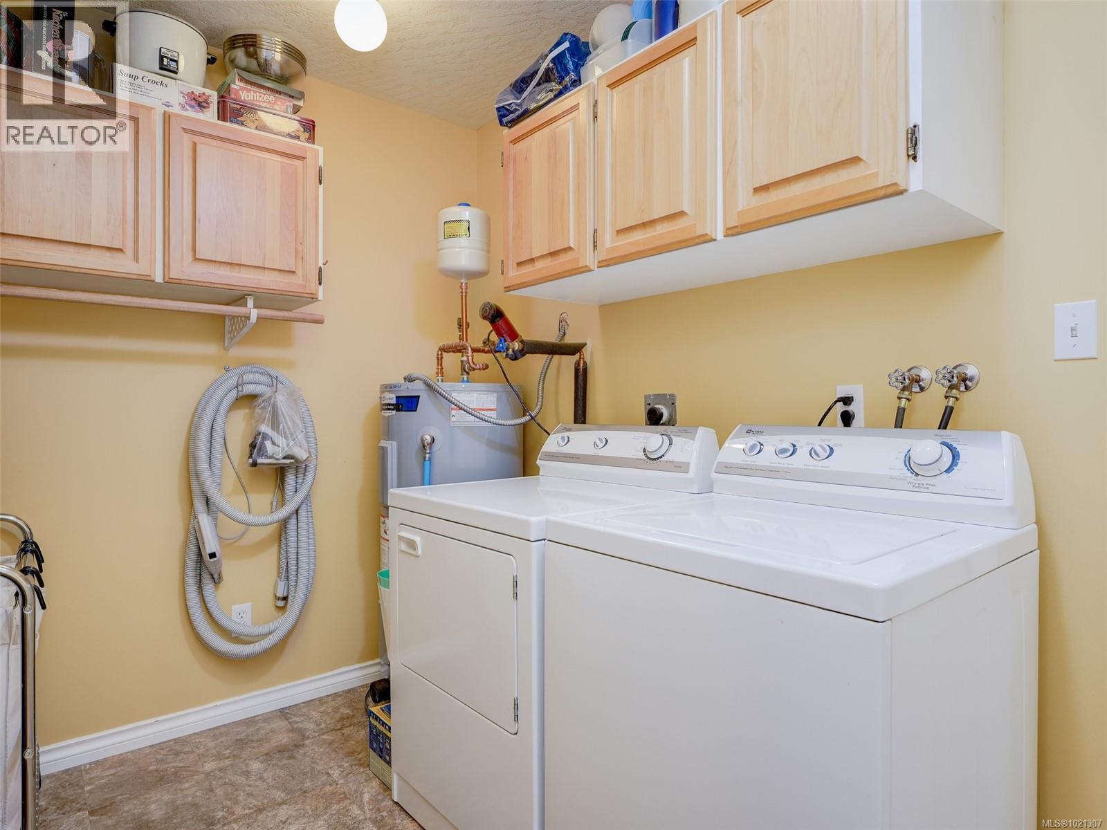  8618 Kingcome Crescent, North Saanich